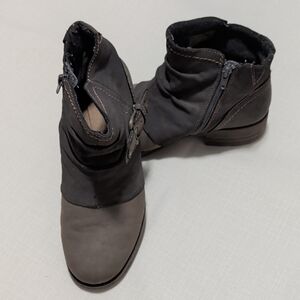 Stylish Black and Gray Ankle Boots